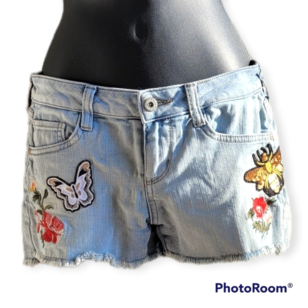 Arizona Jean Co Shortie Distressed Embroidered Floral Cut-off Shorts Size 3.